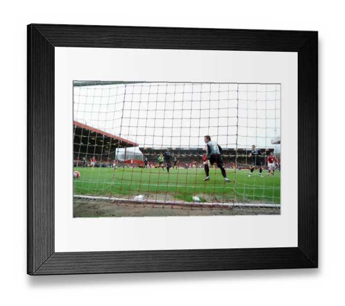 Framed Print : Bristol City vs. Nottingham Forest: A Football Rivalry - Season 08-09 Framed Print : Bristol City vs. Nottingham Forest: A Football Rivalry - Season 08-09