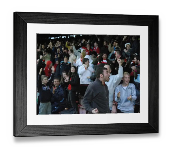 Framed Print : Bristol City vs. Nottingham Forest: A Football Rivalry - Season 08-09 Framed Print : Bristol City vs. Nottingham Forest: A Football Rivalry - Season 08-09