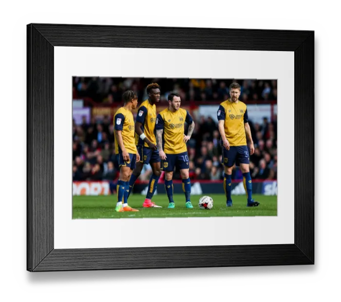 Framed Print : Bristol City's Lee Tomlin Readies for Free Kick against Brentford, Sky Bet EFL Championship Framed Print : Bristol City's Lee Tomlin Readies for Free Kick against Brentford, Sky Bet EFL Championship