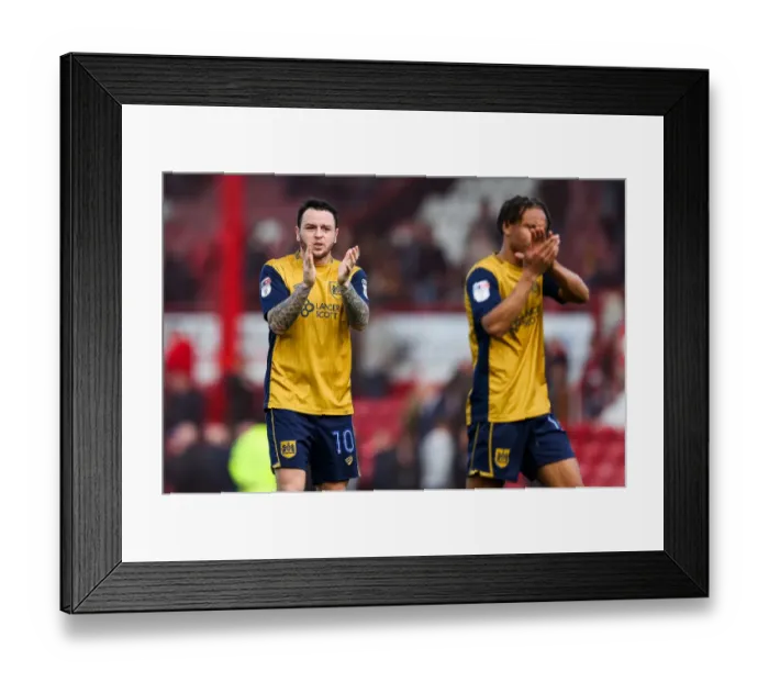 Framed Print : Bristol City's Lee Tomlin Celebrates and Thanks Fans After 2-0 Win Over Brentford