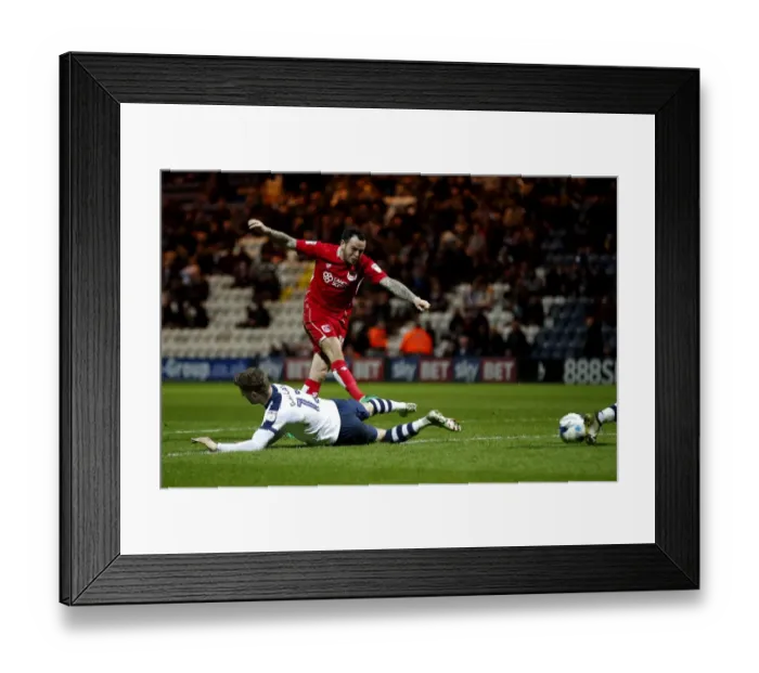 Framed Print : Bristol City's Lee Tomlin Unleashes a Shot at Preston North End, Sky Bet Championship (April 4, 2017) Framed Print : Bristol City's Lee Tomlin Unleashes a Shot at Preston North End, Sky Bet Championship (April 4, 2017)