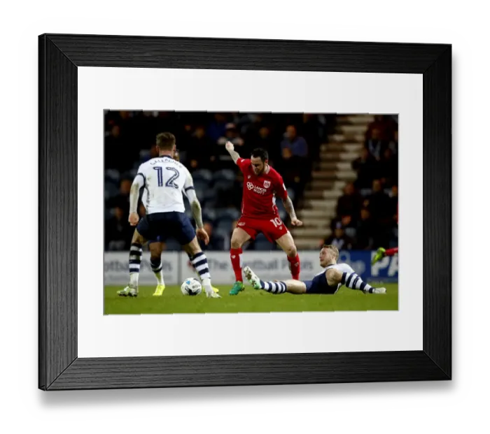 Framed Print : Bristol City's Lee Tomlin in Action Against Preston North End - Sky Bet Championship Clash, April 2017 Framed Print : Bristol City's Lee Tomlin in Action Against Preston North End - Sky Bet Championship Clash, April 2017