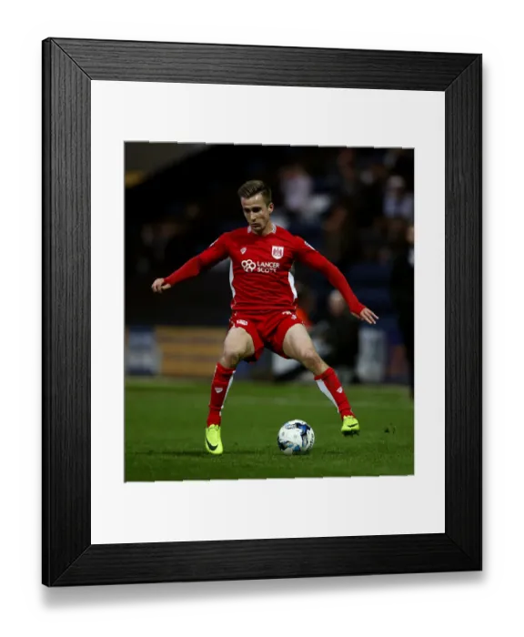 Framed Print : Bristol City's Joe Bryan in Action during Sky Bet Championship Match against Preston North End Framed Print : Bristol City's Joe Bryan in Action during Sky Bet Championship Match against Preston North End