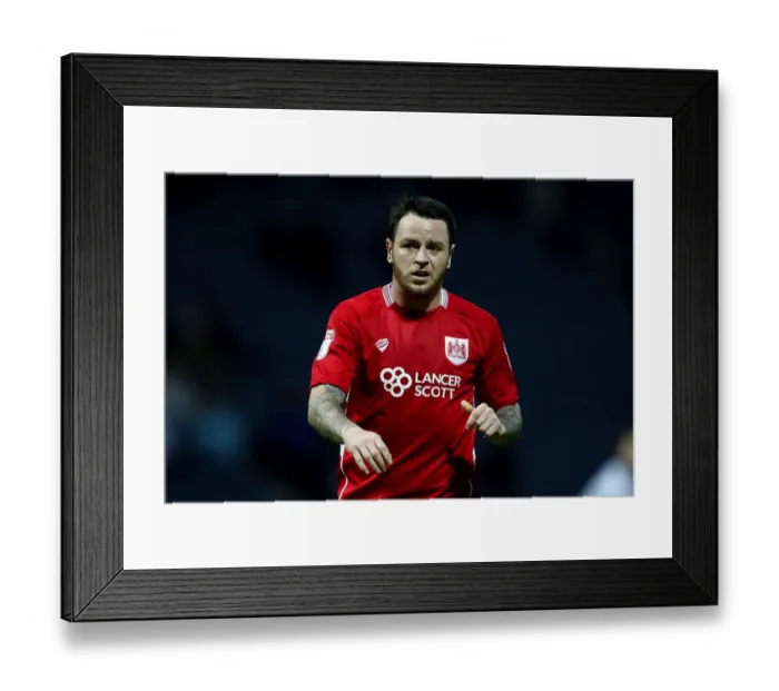 Framed Print : Bristol City's Lee Tomlin at Preston North End, Sky Bet Championship Clash (April 4, 2017) Framed Print : Bristol City's Lee Tomlin at Preston North End, Sky Bet Championship Clash (April 4, 2017)