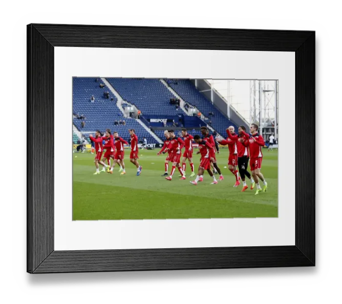 Framed Print : Bristol City Players Prepare for Preston North End Showdown in Sky Bet Championship (April 2017) Framed Print : Bristol City Players Prepare for Preston North End Showdown in Sky Bet Championship (April 2017)
