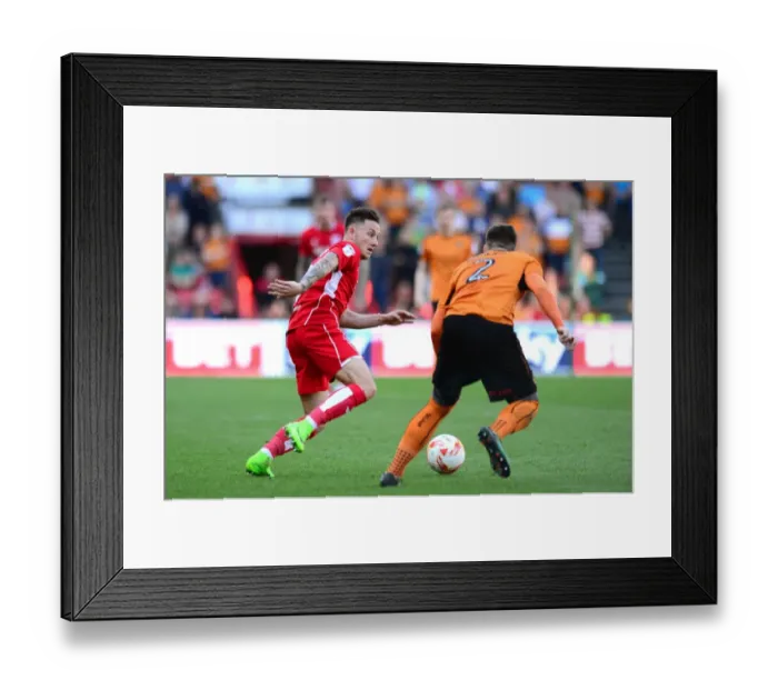 Framed Print : Josh Brownhill in Action: Bristol City vs. Wolverhampton Wanderers, Sky Bet Championship (April 2017) Framed Print : Josh Brownhill in Action: Bristol City vs. Wolverhampton Wanderers, Sky Bet Championship (April 2017)