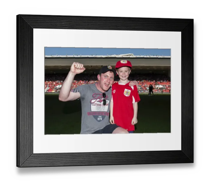 Framed Print : Intense Moment at Ashton Gate: Bristol City vs. Wolverhampton Wanderers, Sky Bet Championship (08.04.2017) Framed Print : Intense Moment at Ashton Gate: Bristol City vs. Wolverhampton Wanderers, Sky Bet Championship (08.04.2017)