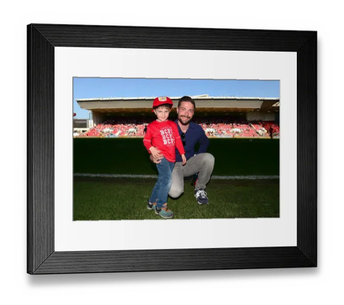 Framed Print : Intense Moment at Ashton Gate: Bristol City vs. Wolverhampton Wanderers, Sky Bet Championship (08.04.2017)