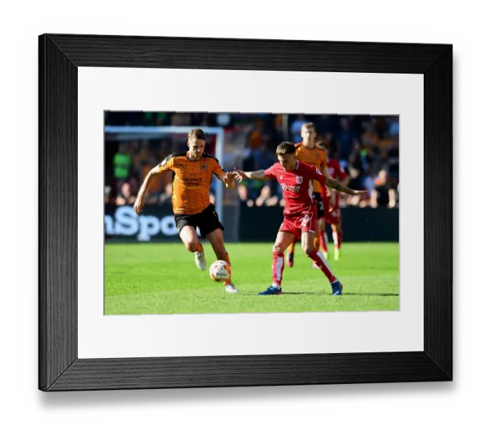 Framed Print : Bristol City's Jamie Paterson Dribbles Past Wolverhampton Wanderers David Edwards in Championship Clash Framed Print : Bristol City's Jamie Paterson Dribbles Past Wolverhampton Wanderers David Edwards in Championship Clash