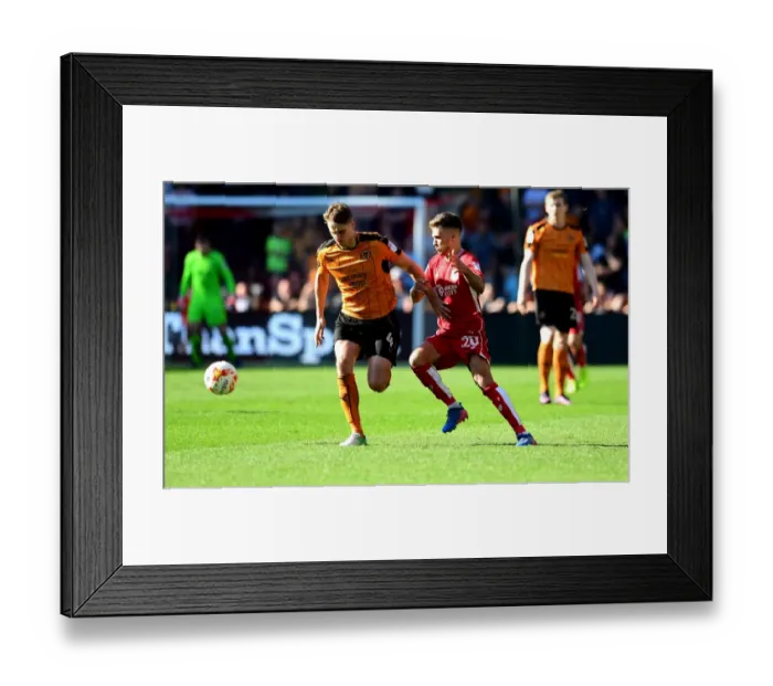 Framed Print : Bristol City's Jamie Paterson Outmaneuvers Wolverhampton Wanderers David Edwards in Championship Showdown Framed Print : Bristol City's Jamie Paterson Outmaneuvers Wolverhampton Wanderers David Edwards in Championship Showdown