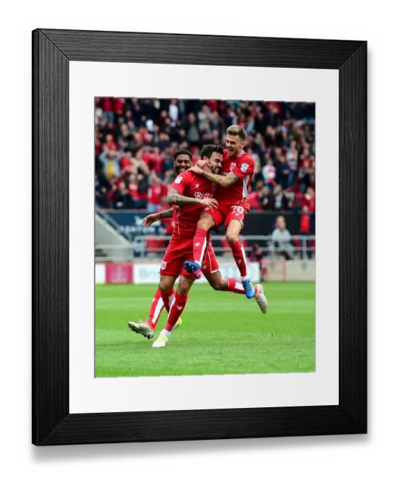 Framed Print : Bristol City Celebrates Win Against Queens Park Rangers: Marlon Pack and Team Mates Rejoice on Ashton Gate Field