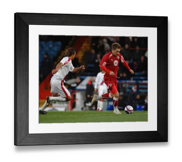 Framed Print : David Noble skips past city old boy nick Framed Print : David Noble skips past city old boy nick