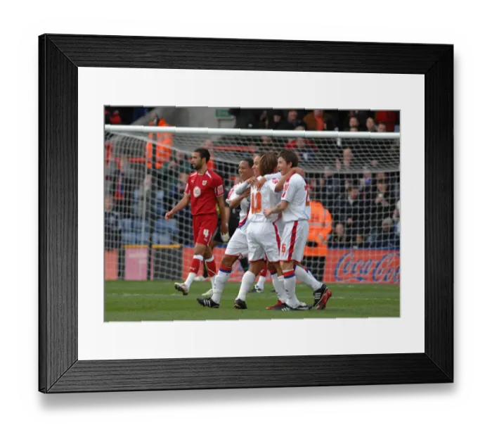 Framed Print : Crystal Palace celebrate their second goal