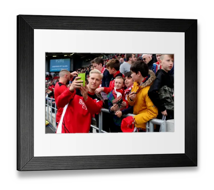 Framed Print : Bristol City's Hordur Magnusson Celebrates with Fans after Victory over Queens Park Rangers