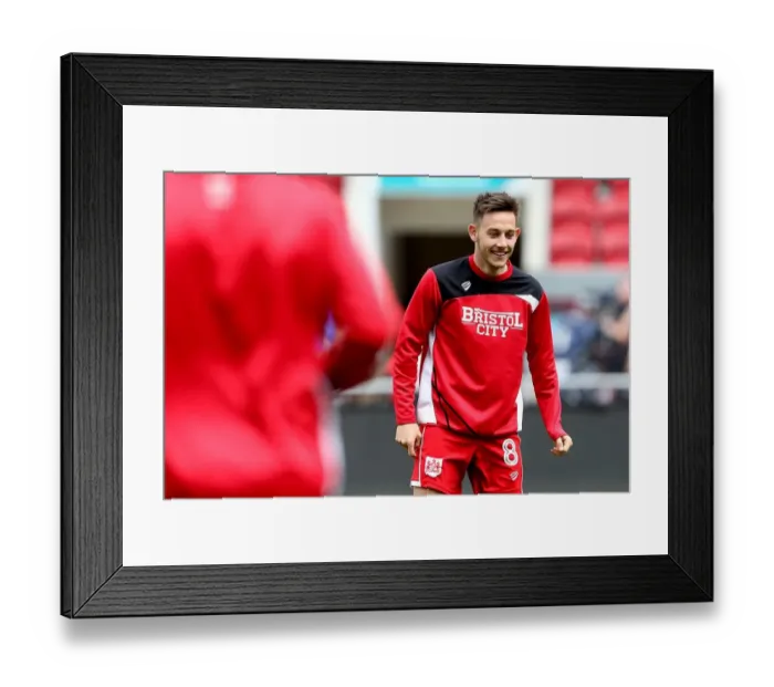 Framed Print : Josh Brownhill in Action: Bristol City vs. Queens Park Rangers, Sky Bet Championship 2017 Framed Print : Josh Brownhill in Action: Bristol City vs. Queens Park Rangers, Sky Bet Championship 2017