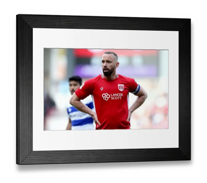Framed Print : Aaron Wilbraham in Action: Bristol City vs Queens Park Rangers at Ashton Gate, 2017