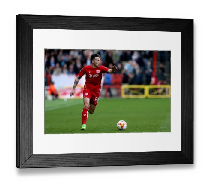 Framed Print : Bristol City's Josh Brownhill in Action Against Queens Park Rangers, Sky Bet Championship 2017