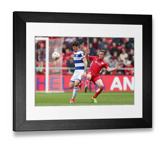 Framed Print : A Clash of Determination: Pawel Wszolek vs. Joe Bryan Framed Print : A Clash of Determination: Pawel Wszolek vs. Joe Bryan