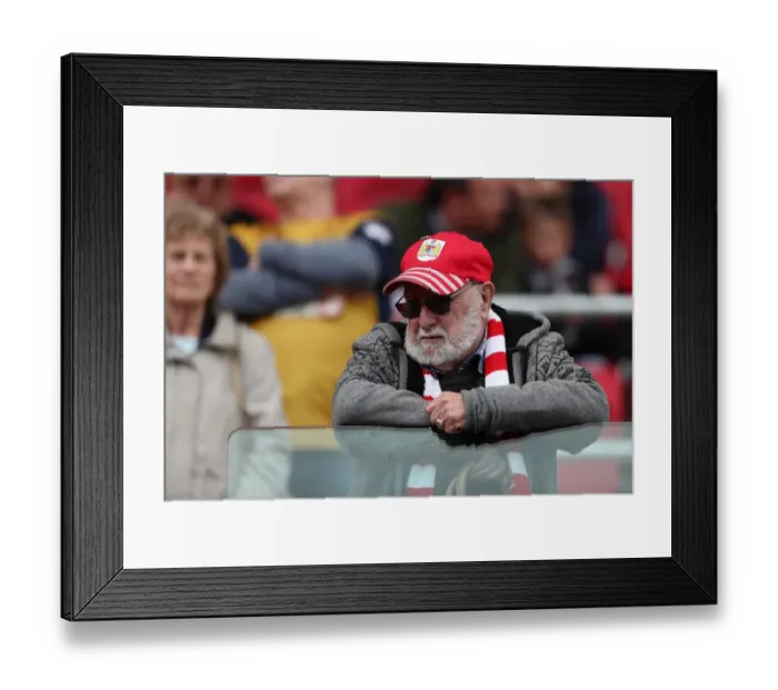Framed Print : Passionate Bristol City Fans Pack Ashton Gate for Sky Bet Championship Showdown against Queens Park Rangers (14 / 04 / 2017)