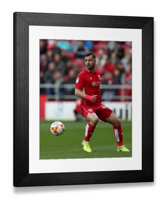 Framed Print : Bristol City's Bailey Wright in Action Against Queens Park Rangers at Ashton Gate, 2017 Framed Print : Bristol City's Bailey Wright in Action Against Queens Park Rangers at Ashton Gate, 2017