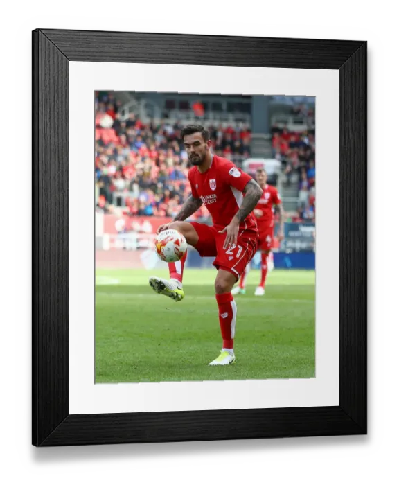Framed Print : Sky Bet Championship Showdown: Marlon Pack's Intense Performance at Ashton Gate (Bristol City vs. Queens Park Rangers) Framed Print : Sky Bet Championship Showdown: Marlon Pack's Intense Performance at Ashton Gate (Bristol City vs. Queens Park Rangers)
