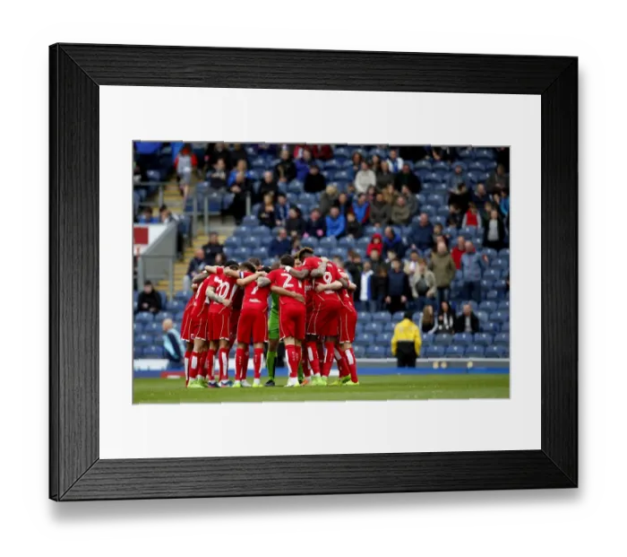 Framed Print : Bristol City Players Unite Before Kick-off Against Blackburn Rovers, Sky Bet Championship (17.04.2017) Framed Print : Bristol City Players Unite Before Kick-off Against Blackburn Rovers, Sky Bet Championship (17.04.2017)