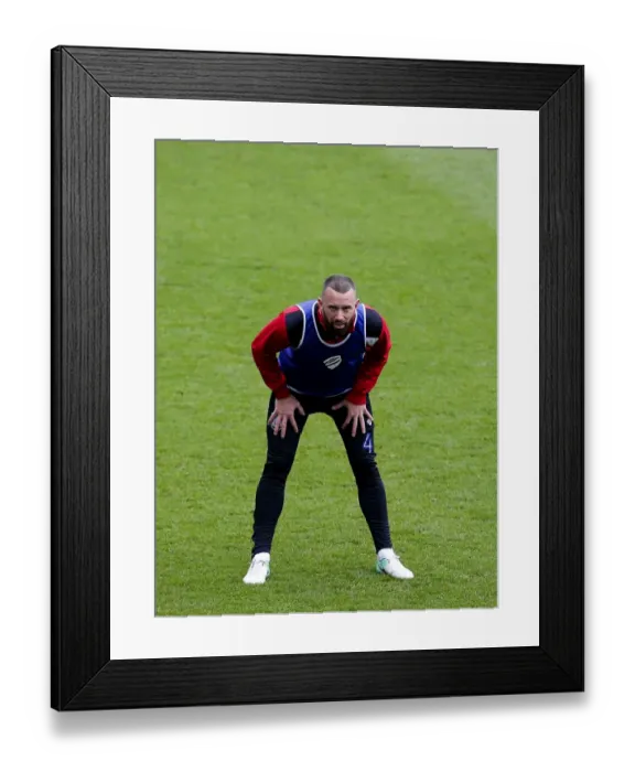 Framed Print : Bristol City's Aaron Wilbraham Warming Up Ahead of Blackburn Rovers Clash, Sky Bet Championship (170417) Framed Print : Bristol City's Aaron Wilbraham Warming Up Ahead of Blackburn Rovers Clash, Sky Bet Championship (170417)