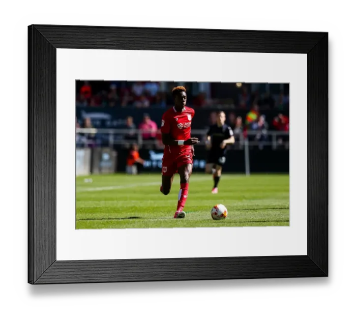 Framed Print : Bristol City vs Barnsley: Tammy Abraham in Action at Ashton Gate Stadium (Sky Bet Championship)