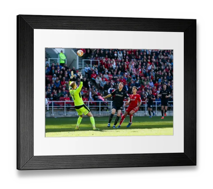 Framed Print : Jamie Paterson's Dramatic Equalizer: Bristol City vs Barnsley in Sky Bet Championship