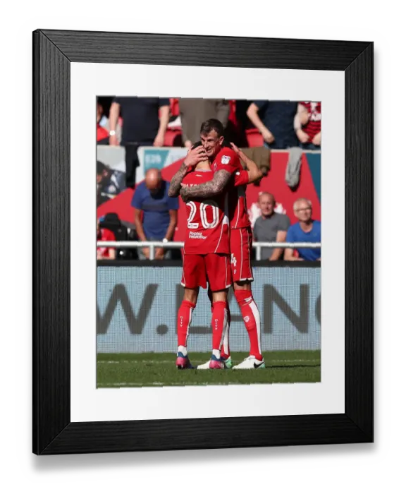 Framed Print : Aden Flint's Thrilling Goal Celebration: Bristol City vs Barnsley, Sky Bet Championship (April 2017)