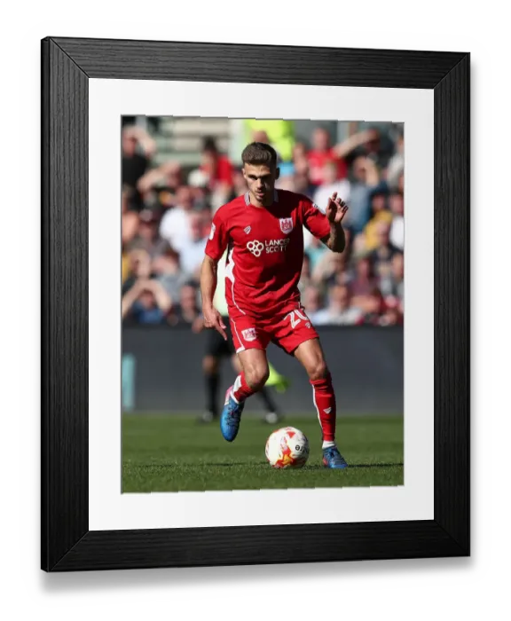 Framed Print : Bristol City's Jamie Paterson in Action Against Barnsley, Sky Bet Championship 2017 Framed Print : Bristol City's Jamie Paterson in Action Against Barnsley, Sky Bet Championship 2017