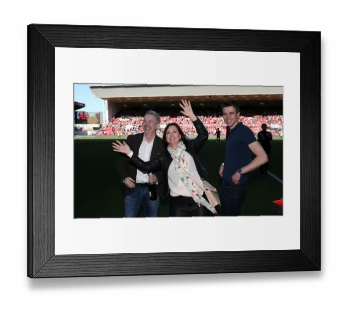 Framed Print : Bristol City vs Barnsley: A Thrilling Sky Bet Championship Showdown at Ashton Gate (April 22, 2017) Framed Print : Bristol City vs Barnsley: A Thrilling Sky Bet Championship Showdown at Ashton Gate (April 22, 2017)