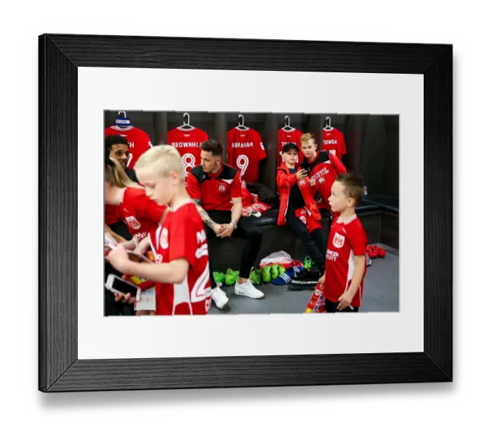 Framed Print : Bristol City Mascots Visit Dressing Room Before Match vs Barnsley, Sky Bet Championship (April 2017) Framed Print : Bristol City Mascots Visit Dressing Room Before Match vs Barnsley, Sky Bet Championship (April 2017)