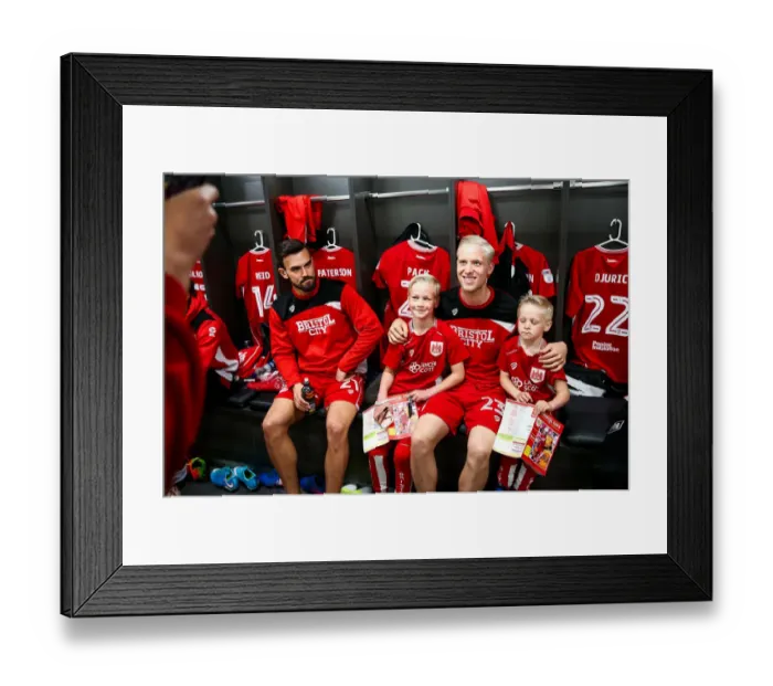 Framed Print : Bristol City Mascots Visit Dressing Room Before Match against Barnsley, Sky Bet Championship (2017) Framed Print : Bristol City Mascots Visit Dressing Room Before Match against Barnsley, Sky Bet Championship (2017)