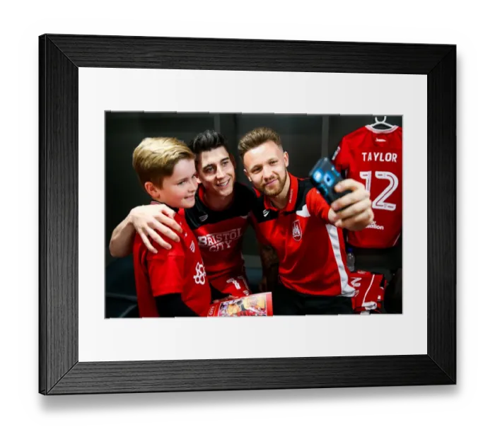 Framed Print : Sky Bet Championship Showdown: Bristol City vs Barnsley at Ashton Gate Stadium (April 22, 2017) Framed Print : Sky Bet Championship Showdown: Bristol City vs Barnsley at Ashton Gate Stadium (April 22, 2017)