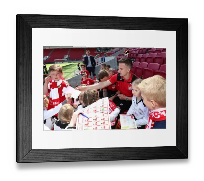 Framed Print : Bristol City vs Barnsley: Meeting the Player at Ashton Gate, 2017
