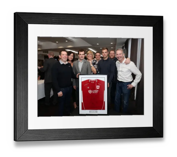 Framed Print : Sky Bet Championship Showdown: Bristol City vs Barnsley at Ashton Gate - 22nd April 2017 Framed Print : Sky Bet Championship Showdown: Bristol City vs Barnsley at Ashton Gate - 22nd April 2017
