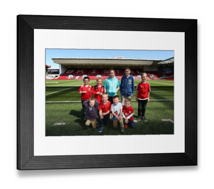 Framed Print : Thrilling Championship Showdown: Bristol City vs Barnsley at Ashton Gate - 22nd April 2017 Framed Print : Thrilling Championship Showdown: Bristol City vs Barnsley at Ashton Gate - 22nd April 2017