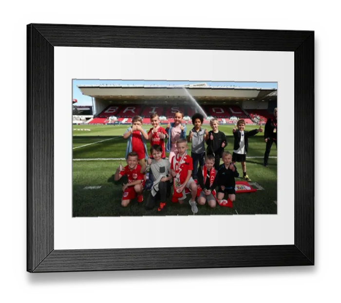 Framed Print : Thrilling Championship Showdown: Bristol City vs Barnsley at Ashton Gate - 22nd April 2017 Framed Print : Thrilling Championship Showdown: Bristol City vs Barnsley at Ashton Gate - 22nd April 2017