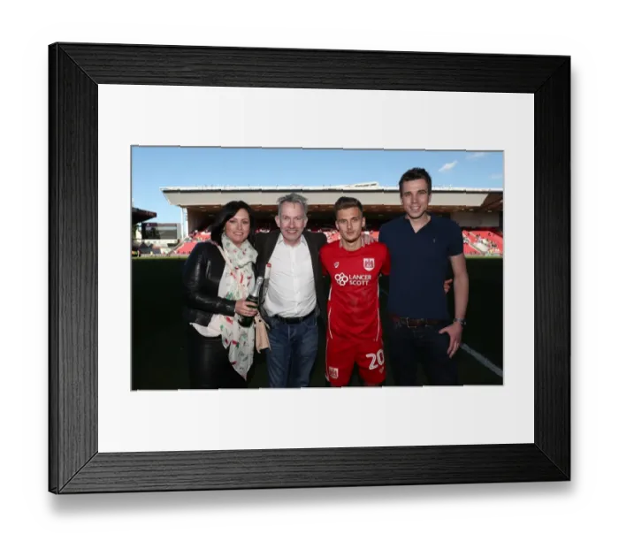Framed Print : Bristol City's Jamie Paterson Named Man of the Match vs Barnsley, 2017 Framed Print : Bristol City's Jamie Paterson Named Man of the Match vs Barnsley, 2017