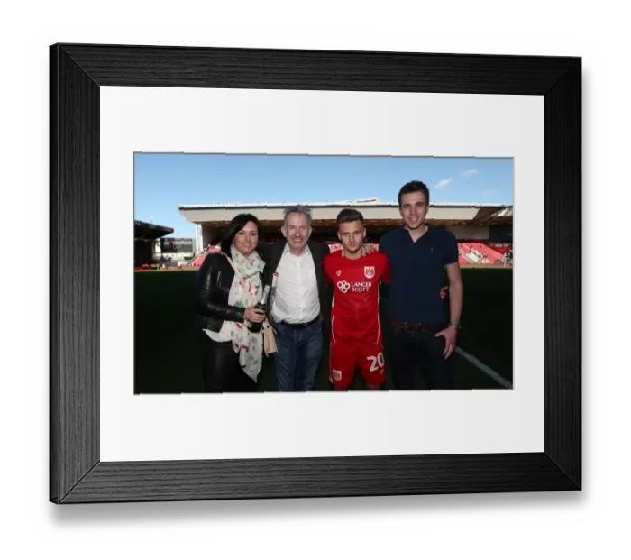 Framed Print : Jamie Paterson: Man of the Match vs. Barnsley (April 2017) - Bristol City Football Club Framed Print : Jamie Paterson: Man of the Match vs. Barnsley (April 2017) - Bristol City Football Club
