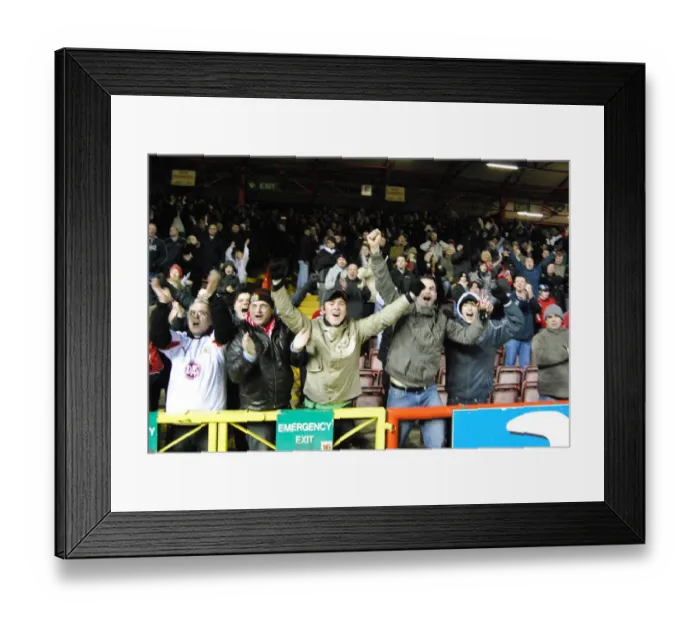 Framed Print : Bristol City vs. Watford: A Football Showdown - Season 08-09 Framed Print : Bristol City vs. Watford: A Football Showdown - Season 08-09