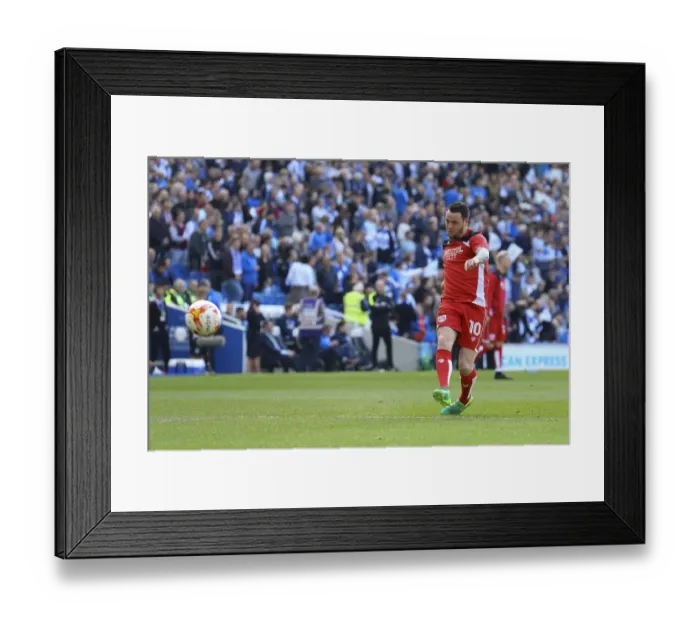 Framed Print : Lee Tomlin of Bristol City Warming Up Ahead of Brighton & Hove Albion Clash, Sky Bet Championship (April 2017) Framed Print : Lee Tomlin of Bristol City Warming Up Ahead of Brighton & Hove Albion Clash, Sky Bet Championship (April 2017)