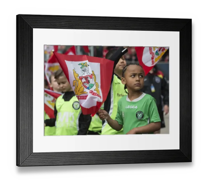 Framed Print : Intense Championship Showdown: Bristol City vs. Birmingham City at Ashton Gate (07 / 05 / 2017) Framed Print : Intense Championship Showdown: Bristol City vs. Birmingham City at Ashton Gate (07 / 05 / 2017)
