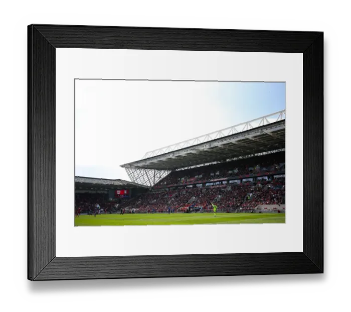 Framed Print : Sky Bet Championship Showdown: A Full House at Ashton Gate - Bristol City vs Birmingham City (2017) Framed Print : Sky Bet Championship Showdown: A Full House at Ashton Gate - Bristol City vs Birmingham City (2017)