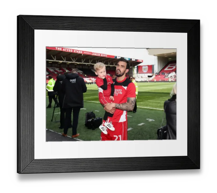 Framed Print : Marlon Pack in Action: Thrilling Sky Bet Championship Clash between Bristol City and Birmingham City (May 2017) Framed Print : Marlon Pack in Action: Thrilling Sky Bet Championship Clash between Bristol City and Birmingham City (May 2017)