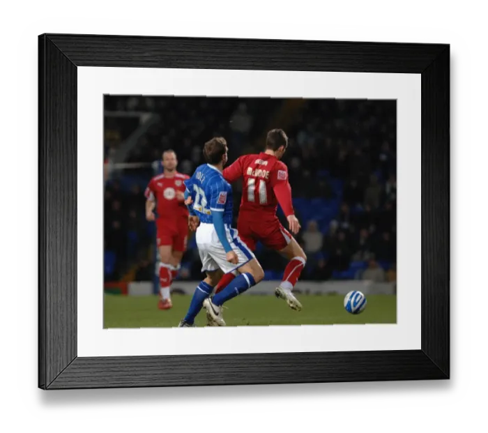 Framed Print : Mcindoe holds off Moritz Volz Framed Print : Mcindoe holds off Moritz Volz