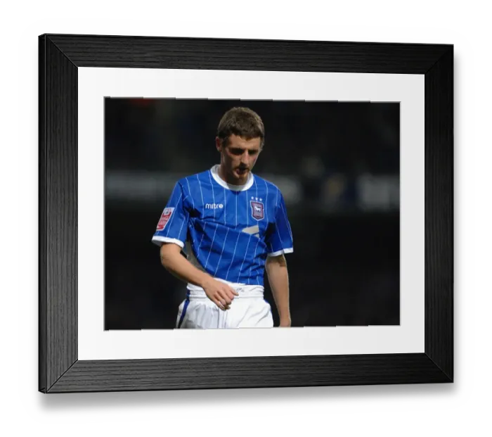 Framed Print : Giant Showdown: Bristol City vs. Ipswich Town (Season 08-09)