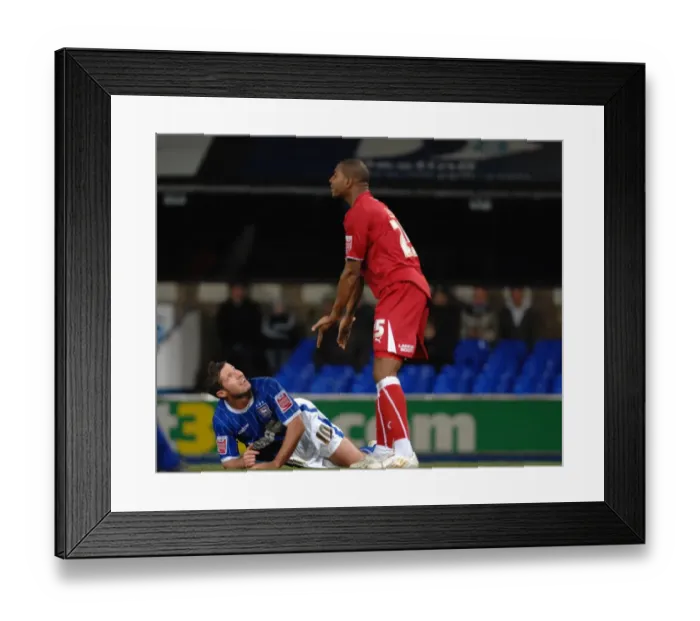 Framed Print : Clash of Titans: Ipswich Town vs. Bristol City (Season 08-09) Framed Print : Clash of Titans: Ipswich Town vs. Bristol City (Season 08-09)