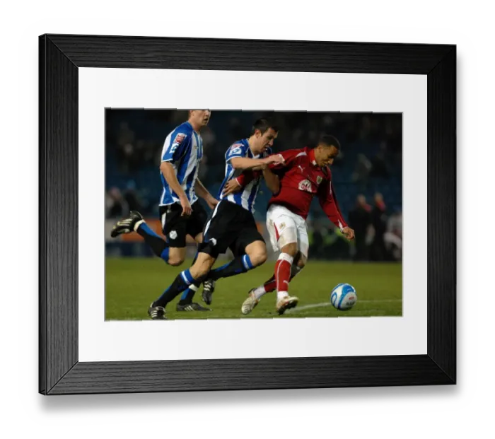 Framed Print : Nicky Maynard tussles with Richard Wood Framed Print : Nicky Maynard tussles with Richard Wood